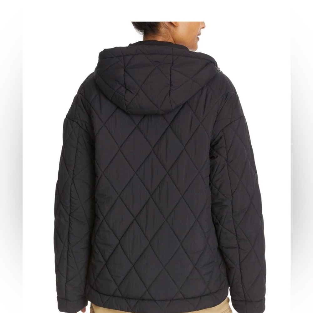 Black Quilted Bass Outdoor Women's High-Low Quilted Outdoor Puffer, Black Beauty - Picture 13 of 14